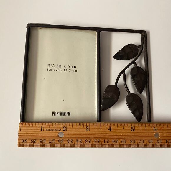Vintage Pier 1 Metal Picture Stand Frame Wrought Iron Leaf Scroll 3 1/2 x5 Photo - Picture 15 of 16